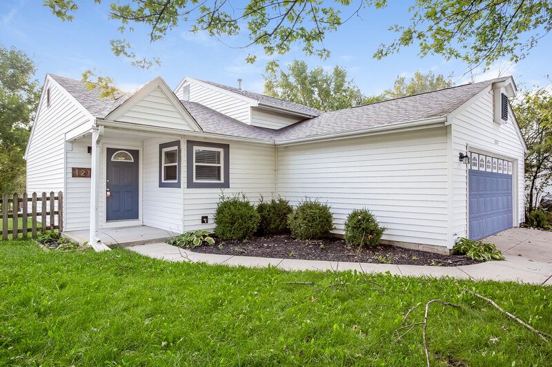 2,065/Mo, 1217 Citation Cir E Lebanon, IN 46052 Front View