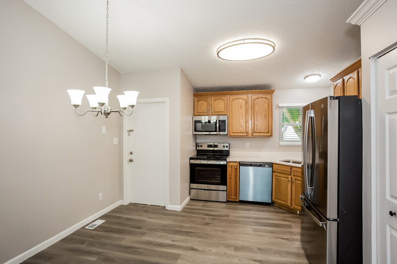 2,065/Mo, 1217 Citation Cir E Lebanon, IN 46052 Dining Room View