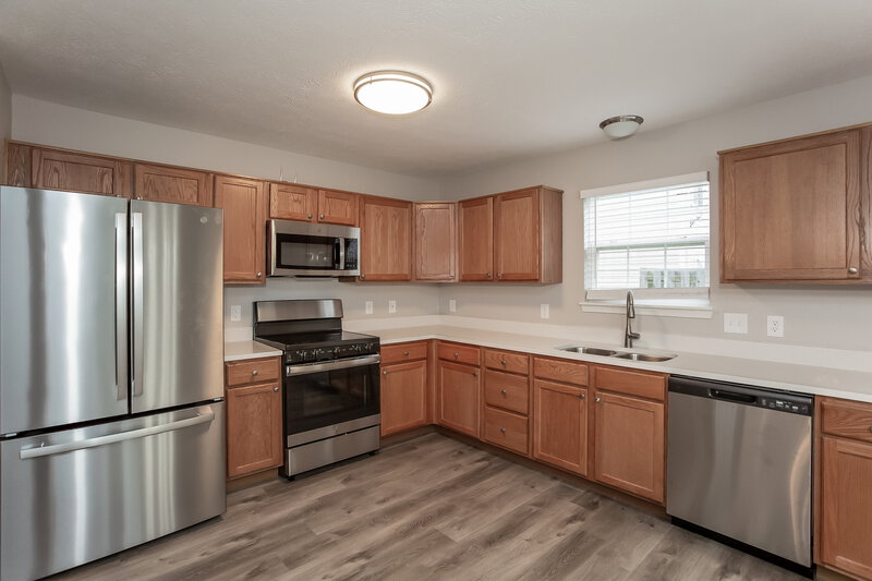 1,810/Mo, 152 Heartwood Hill Greenfield, IN 46140 Kitchen View