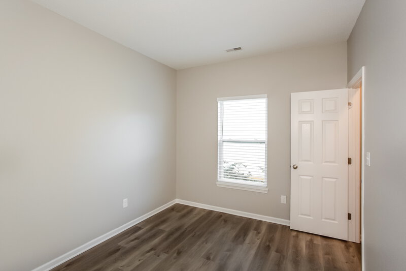 1,885/Mo, 7150 Parklake Pl Indianapolis, IN 46217 Living Room View 2