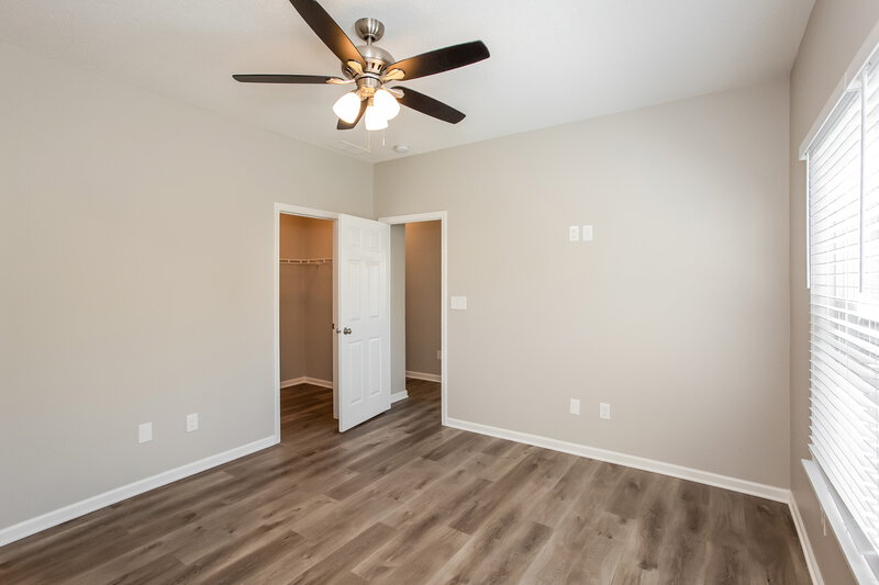 1,885/Mo, 7150 Parklake Pl Indianapolis, IN 46217 Main Bedroom View 3