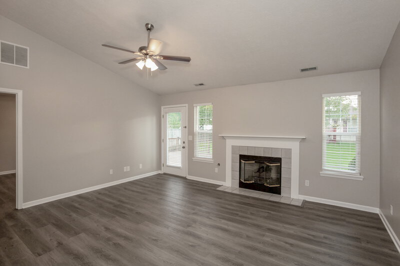 1,940/Mo, 935 N Mill Run Blvd Greenfield, IN 46140 Living Room View