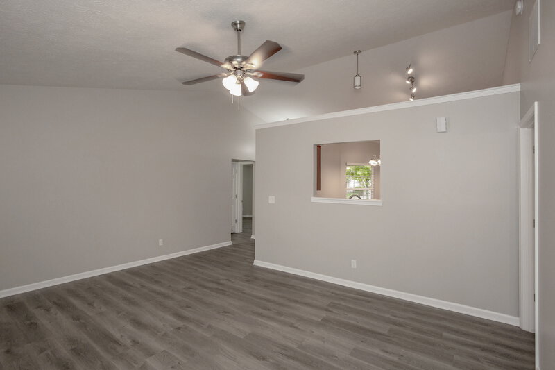 1,940/Mo, 935 N Mill Run Blvd Greenfield, IN 46140 Living Room View 2
