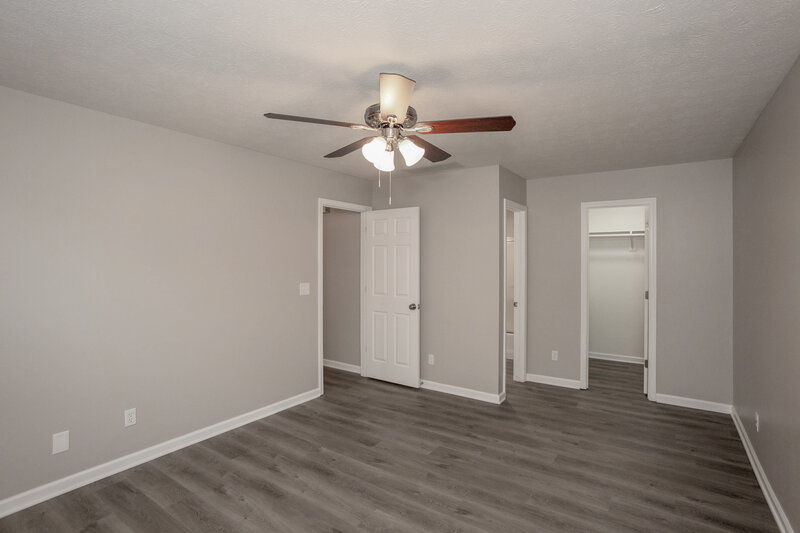 1,940/Mo, 935 N Mill Run Blvd Greenfield, IN 46140 Main Bedroom View