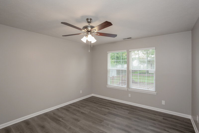 1,940/Mo, 935 N Mill Run Blvd Greenfield, IN 46140 Main Bedroom View 2