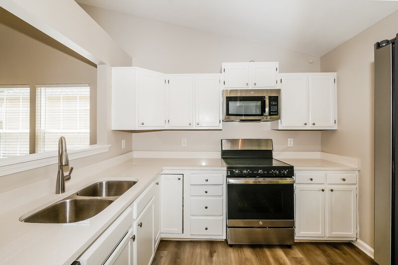 1,860/Mo, 5901 Blackley Ln Indianapolis, IN 46254 Kitchen View