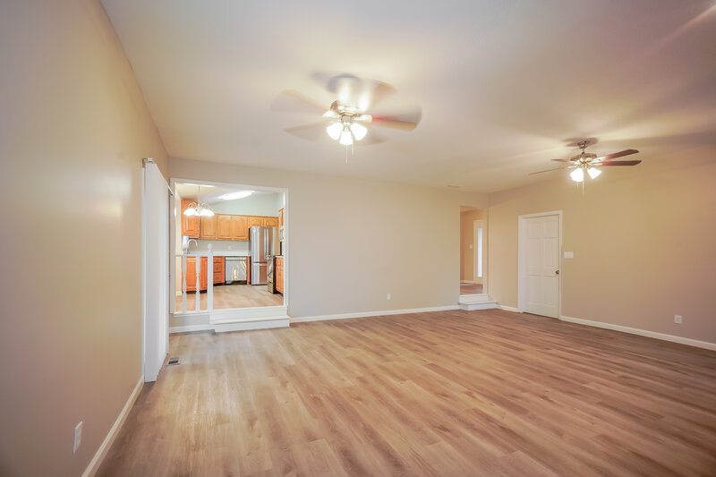 1,815/Mo, 7916 Santolina Dr Indianapolis, IN 46237 Living Room View 2