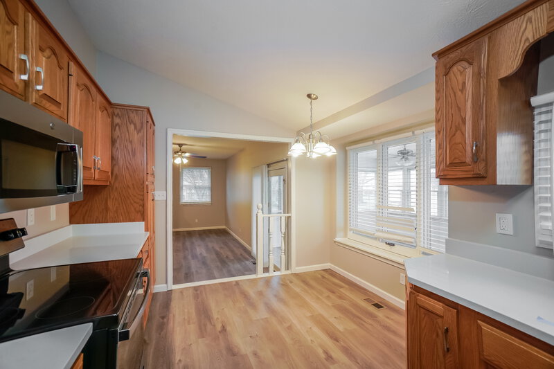 1,815/Mo, 7916 Santolina Dr Indianapolis, IN 46237 Kitchen View