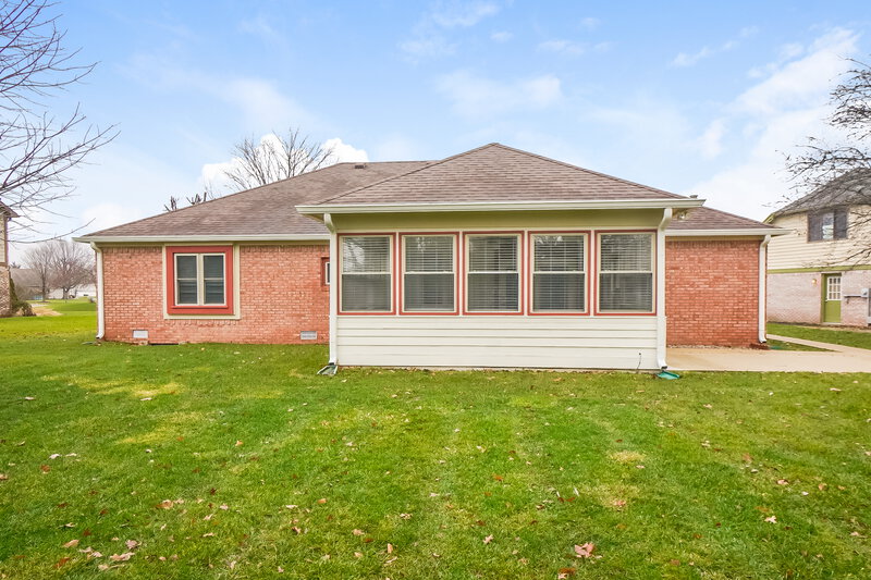 1,815/Mo, 7916 Santolina Dr Indianapolis, IN 46237 Rear View 2