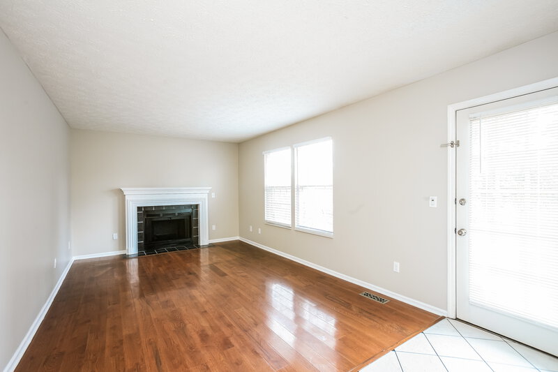 2,265/Mo, 6141 Macbeth Ct Indianapolis, IN 46254 Living Room View 2