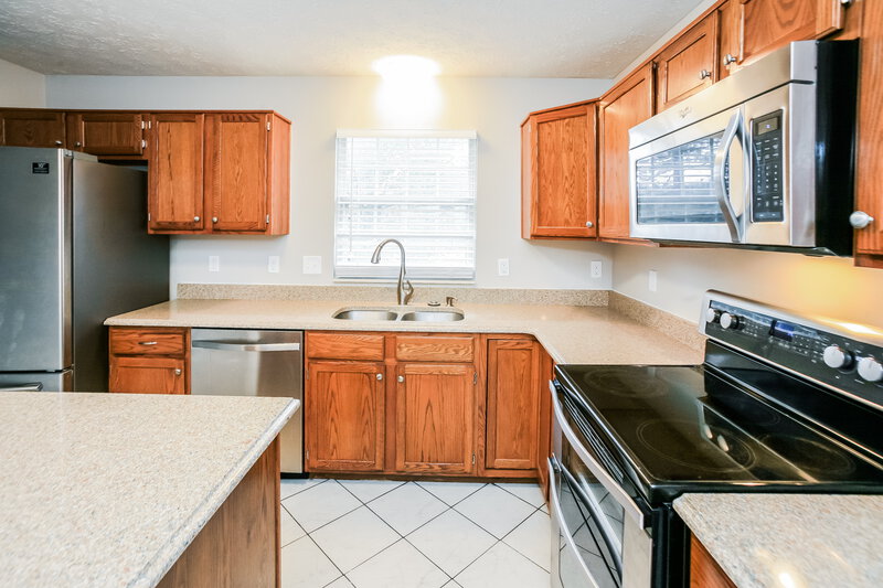 2,265/Mo, 6141 Macbeth Ct Indianapolis, IN 46254 Kitchen View 2