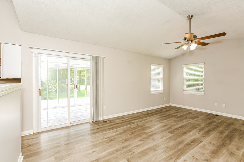 2,145/Mo, 7809 Hampton Pl Fishers, IN 46038 Family Room View 2