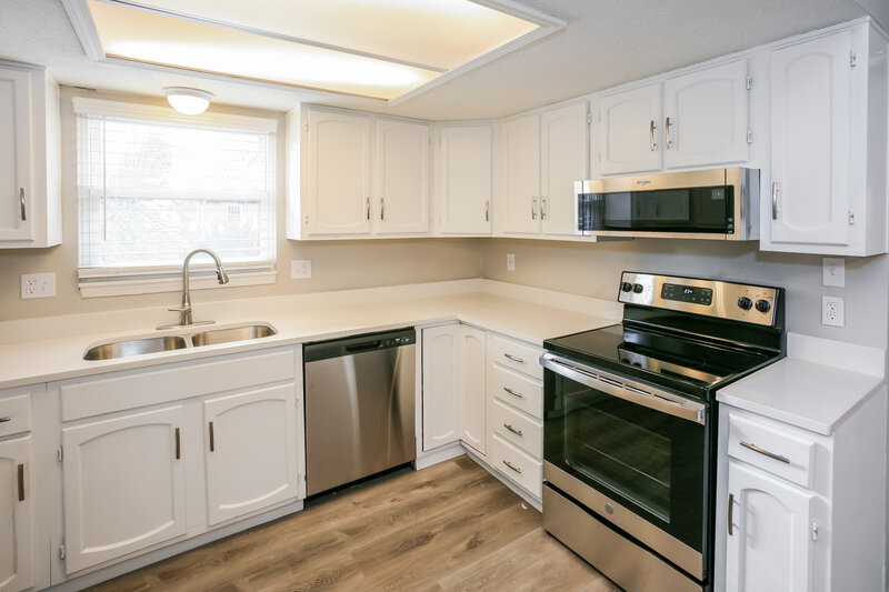 2,230/Mo, 7809 Hampton Pl Fishers, IN 46038 Kitchen View 2