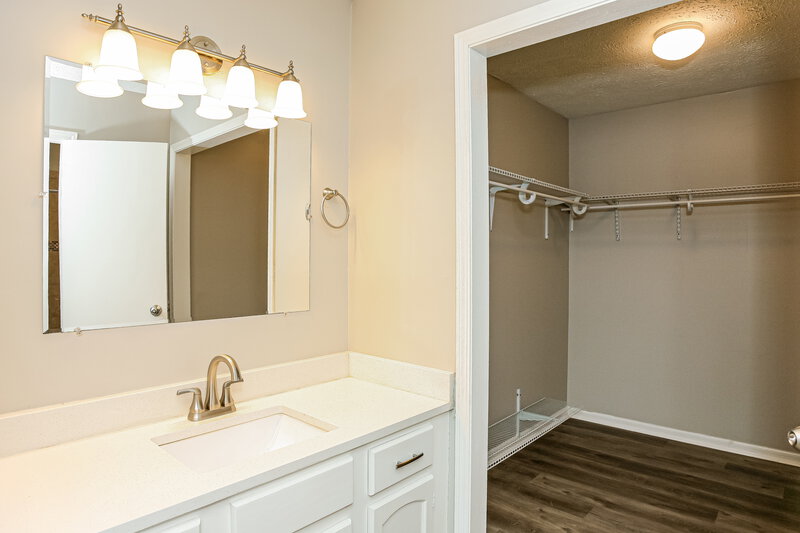 2,145/Mo, 7809 Hampton Pl Fishers, IN 46038 Main Bathroom View