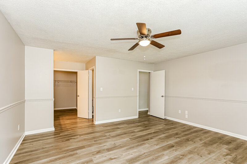 2,145/Mo, 7809 Hampton Pl Fishers, IN 46038 Main Bathroom View 2