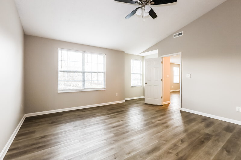 2,290/Mo, 8513 Vanguard Ln Indianapolis, IN 46239 Main Bedroom View 2