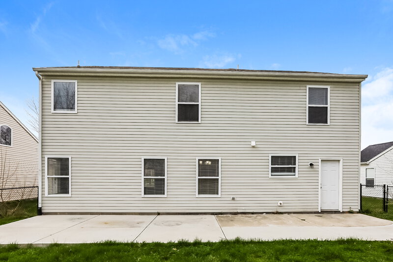 2,290/Mo, 8513 Vanguard Ln Indianapolis, IN 46239 Rear View