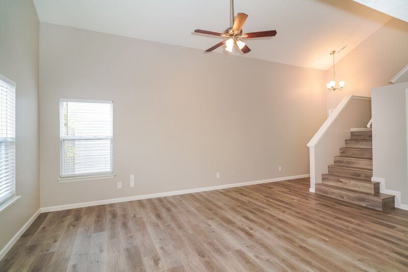 2,320/Mo, 6748 Stanhope Dr Indianapolis, IN 46254 Living Room View
