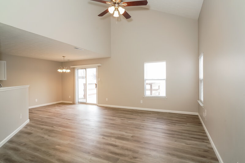 2,320/Mo, 6748 Stanhope Dr Indianapolis, IN 46254 Living Room View 2
