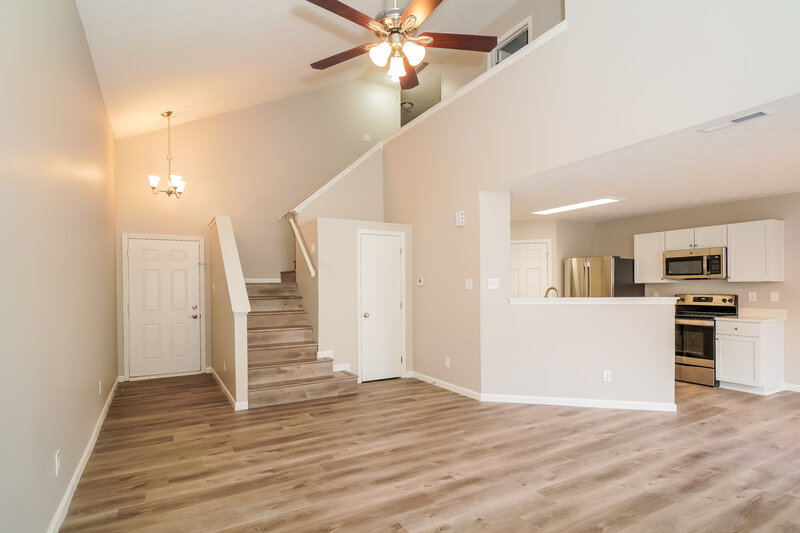 2,320/Mo, 6748 Stanhope Dr Indianapolis, IN 46254 Living Room View 3