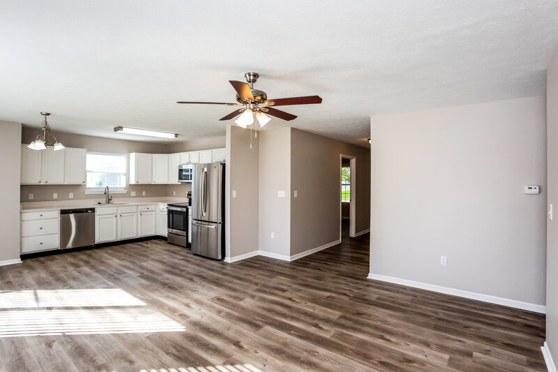 2,450/Mo, 9 S Morris Blvd Bargersville, IN 46106 Living Room View