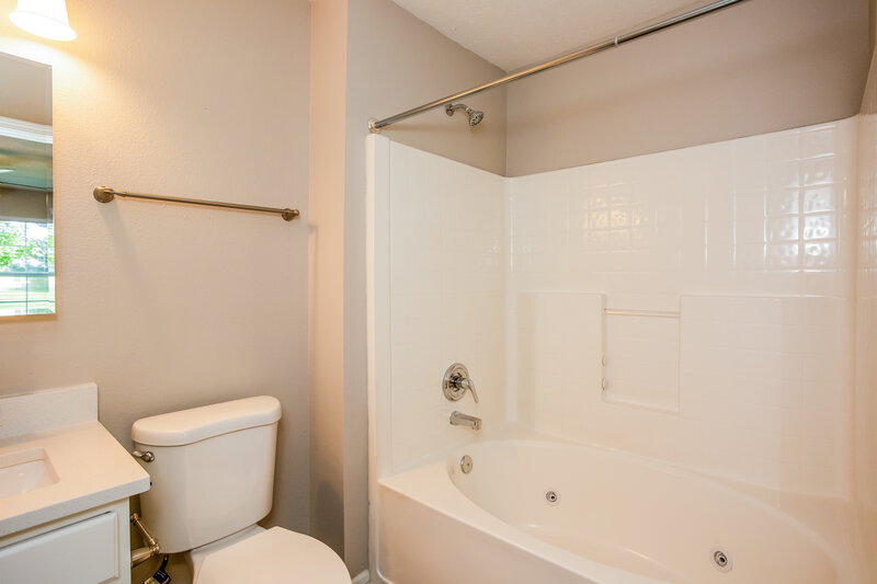 2,450/Mo, 9 S Morris Blvd Bargersville, IN 46106 Main Bathroom View