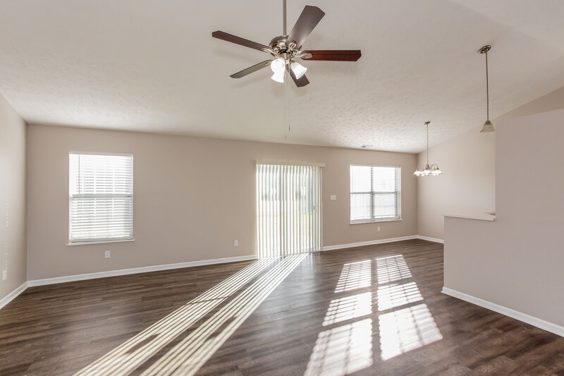 2,470/Mo, 11139 Baywood Ln Indianapolis, IN 46236 Living Room View