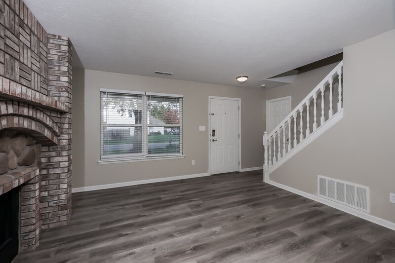 1,905/Mo, 163 Hilltop Farms Blvd Whiteland, IN 46184 Living Room View