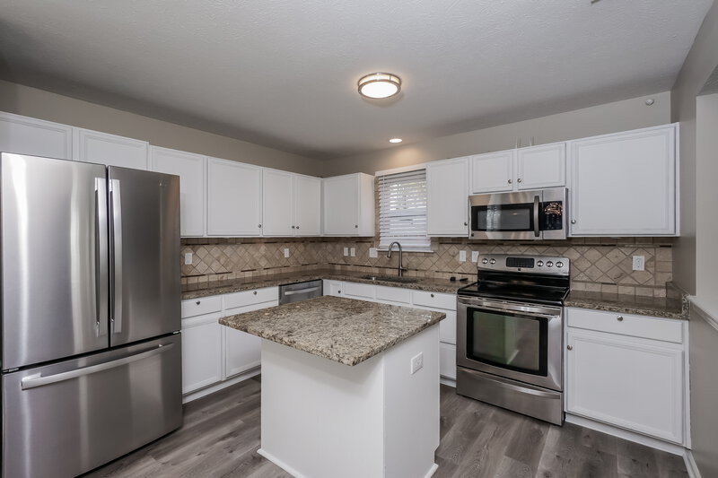 1,905/Mo, 163 Hilltop Farms Blvd Whiteland, IN 46184 Kitchen View