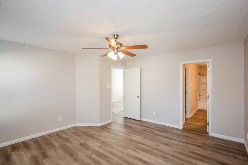 2,780/Mo, 6762 Kinnerton Dr Indianapolis, IN 46254 Main Bedroom View 2
