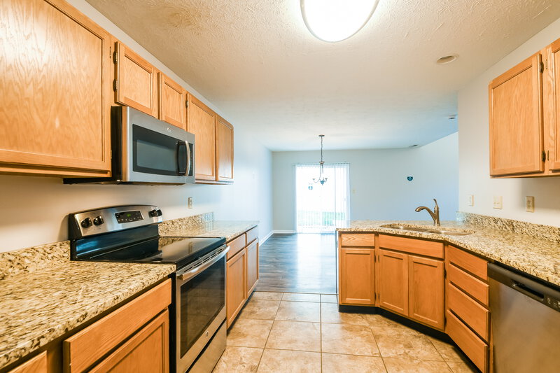 0/Mo, 9875 Worthington Blvd Fishers, IN 46038 Misc View 8