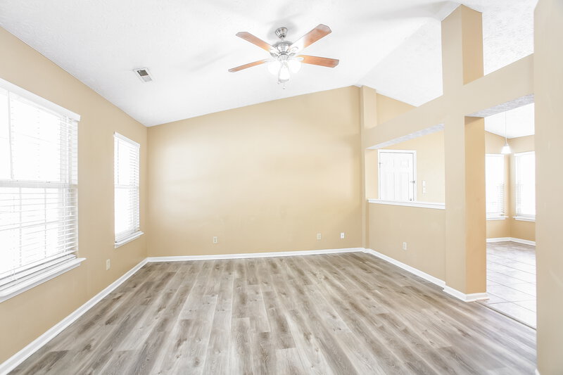 2,390/Mo, 8439 Manship Dr Fishers, IN 46038 Living Room View