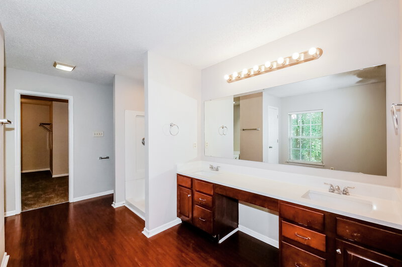 2,560/Mo, 10377 Alice Ct Fishers, IN 46038 Main Bathroom View 2