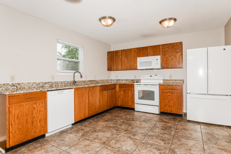 1,660/Mo, 10926 Spirit Dr Ingalls, IN 46048 Kitchen View 2
