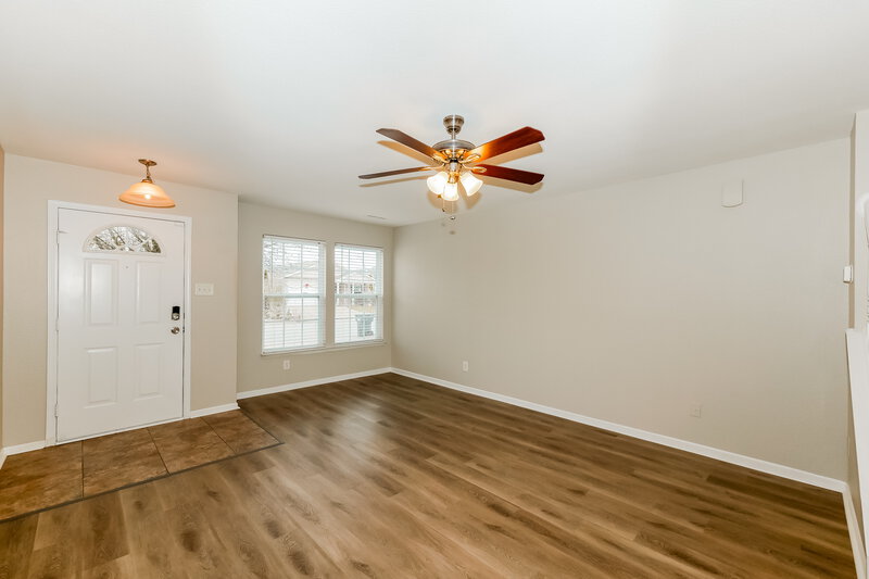 1,535/Mo, 10941 Spirit Dr Ingalls, IN 46048 Living Room View 2