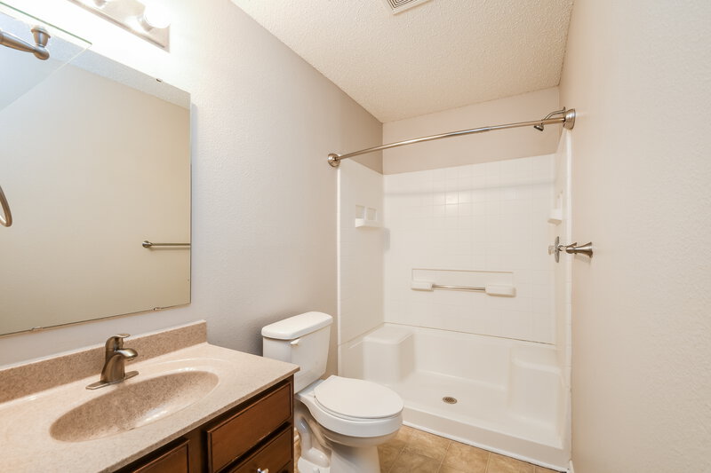 1,615/Mo, 7622 Mansfield Way Ingalls, IN 46048 Main Bathroom View