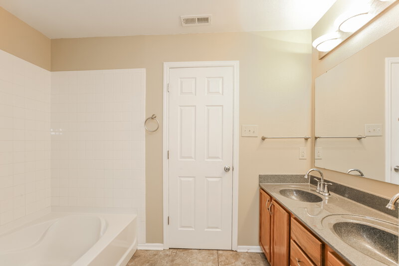 1,885/Mo, 10936 Mansfield Way Ingalls, IN 46048 Master Bathroom View 2