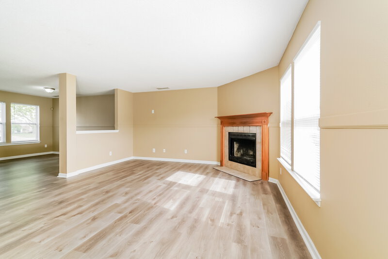 1,900/Mo, 5681 N Jefferson Dr McCordsville, IN 46055 Living Room View 2