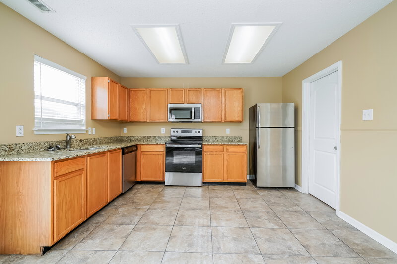 1,900/Mo, 5681 N Jefferson Dr McCordsville, IN 46055 Kitchen View