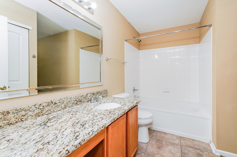 1,900/Mo, 5681 N Jefferson Dr McCordsville, IN 46055 Main Bathroom View 2