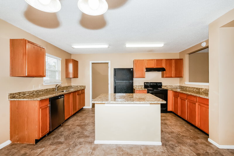 1,615/Mo, 5768 N Peppereel Way McCordsville, IN 46055 Kitchen View