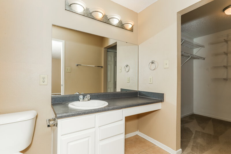 1,980/Mo, 12219 Maize Dr Noblesville, IN 46060 Main Bathroom View