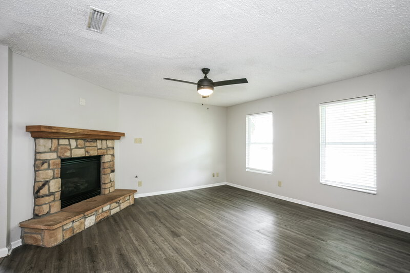 1,810/Mo, 14427 Cuppola Dr Noblesville, IN 46060 Living Room View