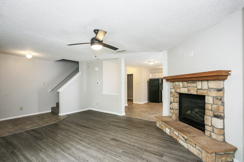 1,810/Mo, 14427 Cuppola Dr Noblesville, IN 46060 Living Room View 2