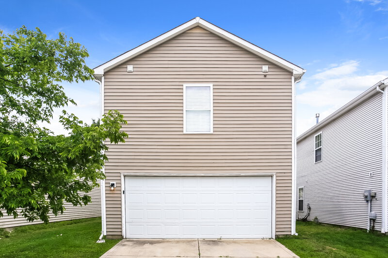 1,810/Mo, 14427 Cuppola Dr Noblesville, IN 46060 Garage View