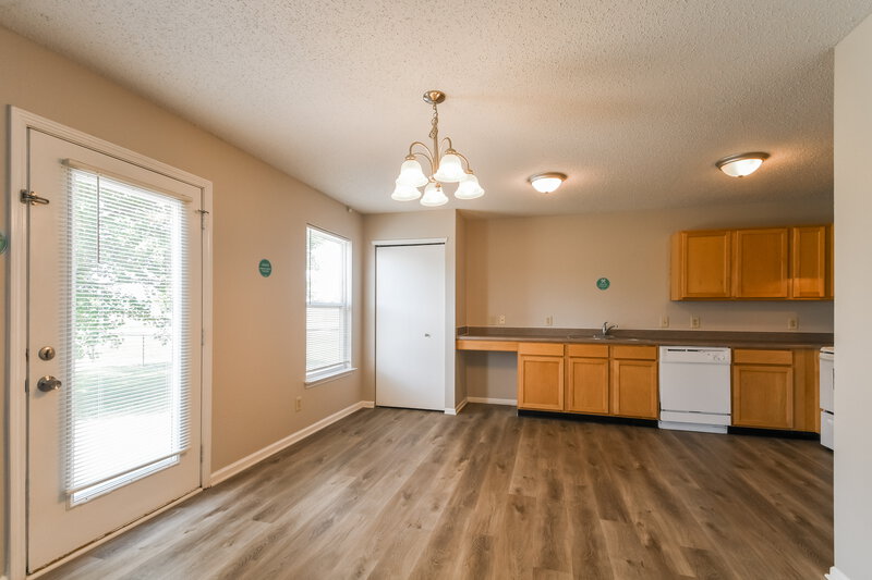 1,975/Mo, 9322 W Dockside Circle Pendleton, IN 46064 Dining Room View