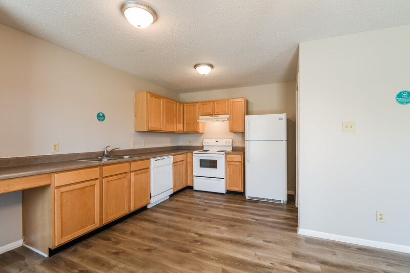 1,975/Mo, 9322 W Dockside Circle Pendleton, IN 46064 Kitchen View