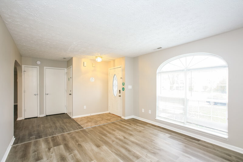 1,960/Mo, 6736 Berkshire Dr Zionsville, IN 46077 Dining Room View
