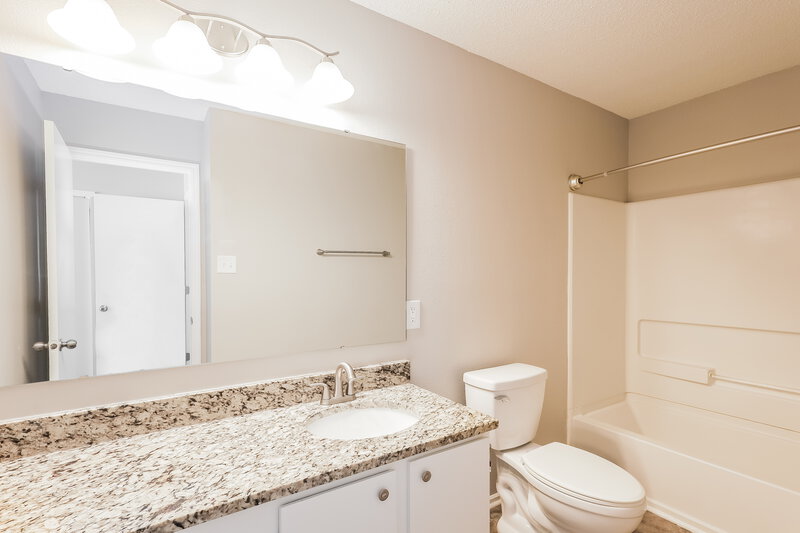 1,705/Mo, 8747 Hosta Way Camby, IN 46113 Main Bathroom View