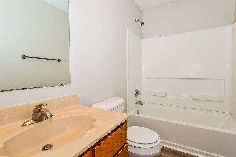 1,645/Mo, 7931 Puckett Ln Camby, IN 46113 Bathroom View